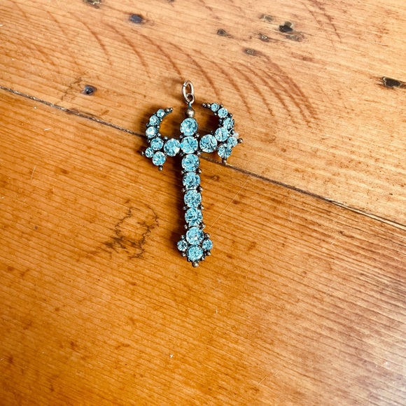 Vintage paste “angel” cross pendant. Absolutely stunning! - Picture 2 of 5